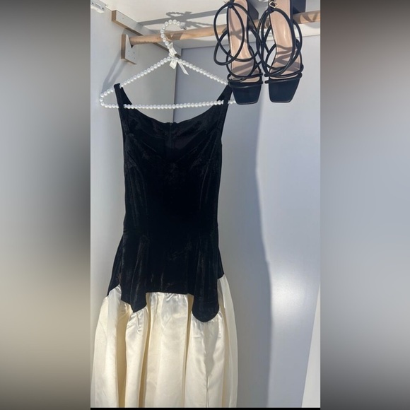 Velvet Grace A-Line Midi Dress - Picture 7 of 7